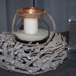 KF05 - Die etwas andere Tischdeko! Windlicht mit Henkel, befüllt mit Sand und Kerze - Preis 10,90€ - Weinrebenkranz Preis 11,90€