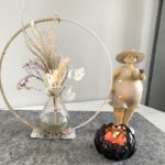 TD596 - Metallring auf Fuß, dekoriert mit Juteband, Vase mit Trockenblumenstrauß! Durchmesser 25cm Preis 29,90€
